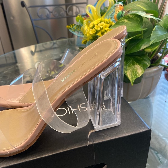 Sz 11 Clear Double Strap Sandals - Picture 3 of 5